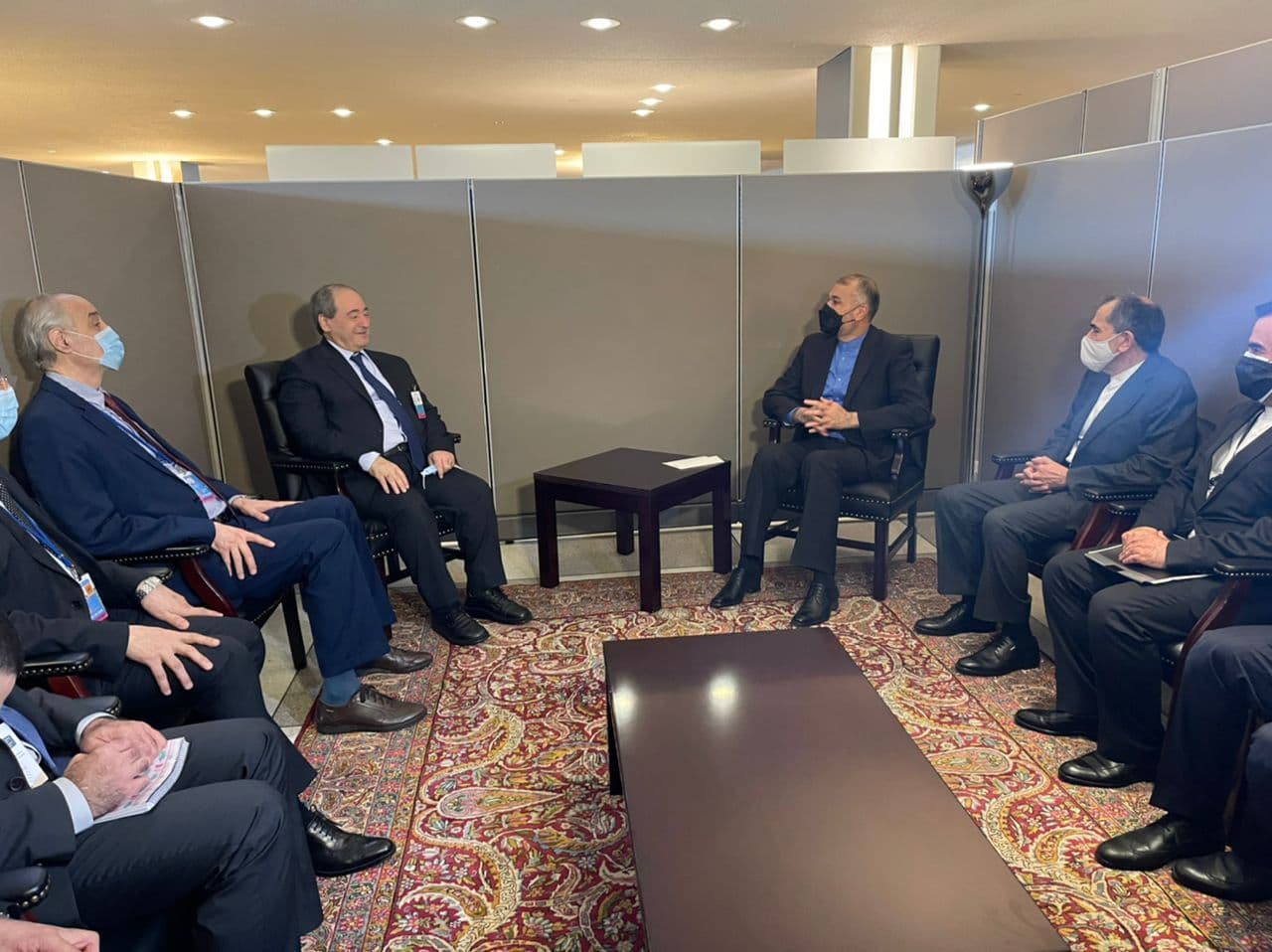 Iranian, Syrian FMs meet in New York